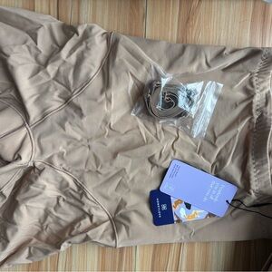 NWT HoneyLove SuperPower Girl Short - Sand